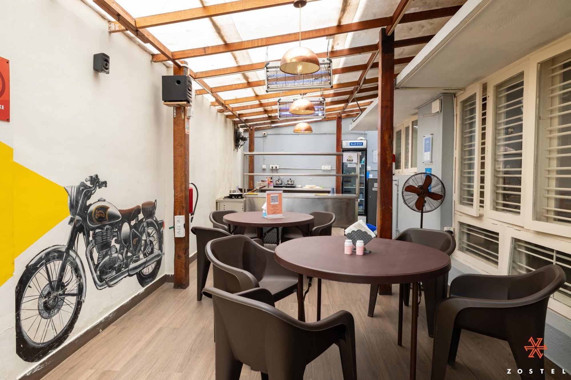 Zostel Bangalore- Indiranagar Экстерьер фото